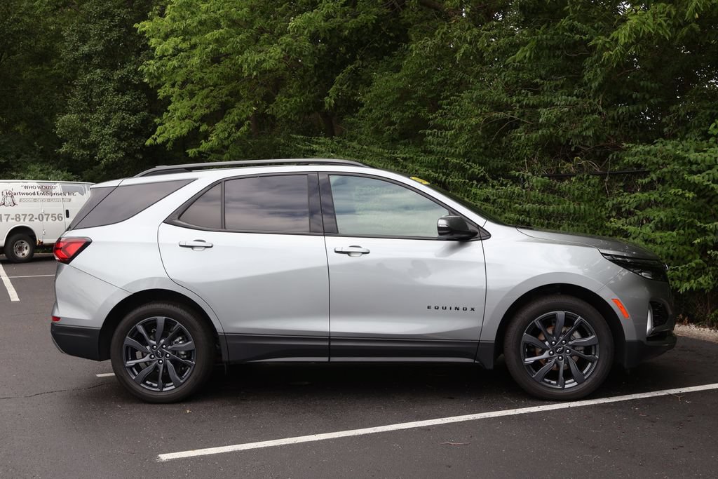 Used 2024 Chevrolet Equinox RS FWD image 11