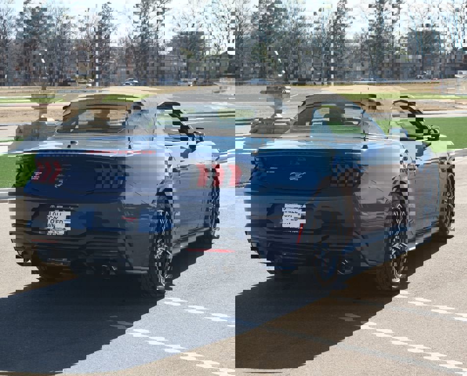 Used 2024 Ford Mustang Premium image 18