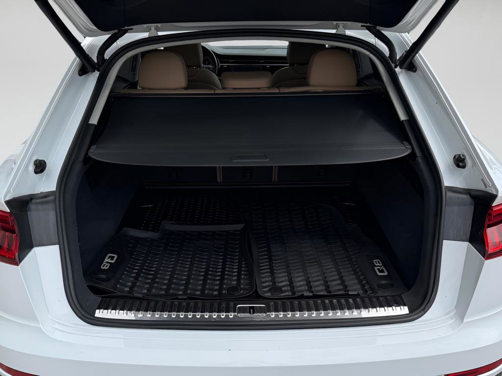 Used 2019 Audi Q8 Prestige w/ Luxury Package image 24