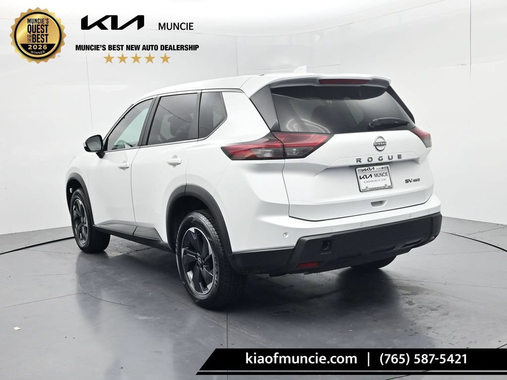 Used 2024 Nissan Rogue SV AWD/4WD image 6