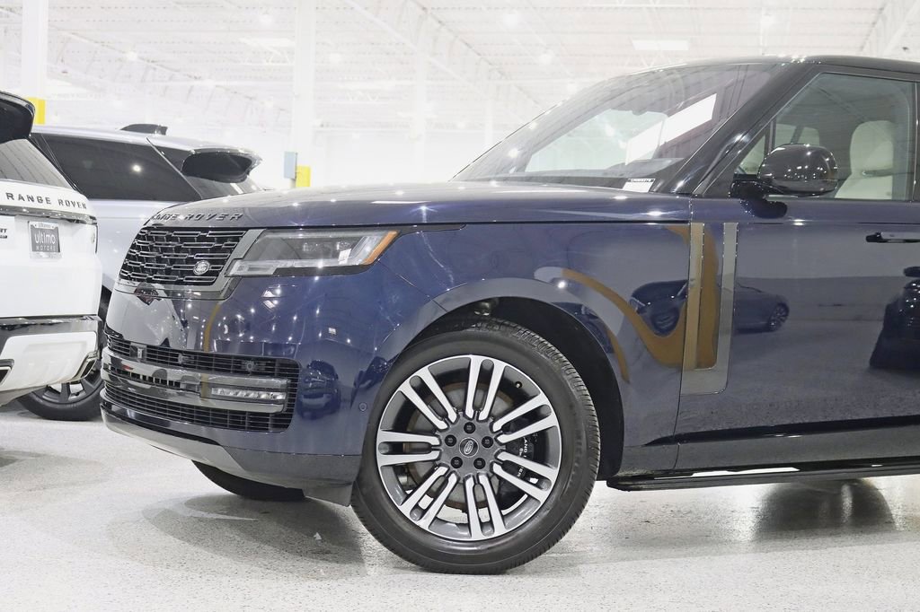 Used 2023 Land Rover Range Rover SE image 2