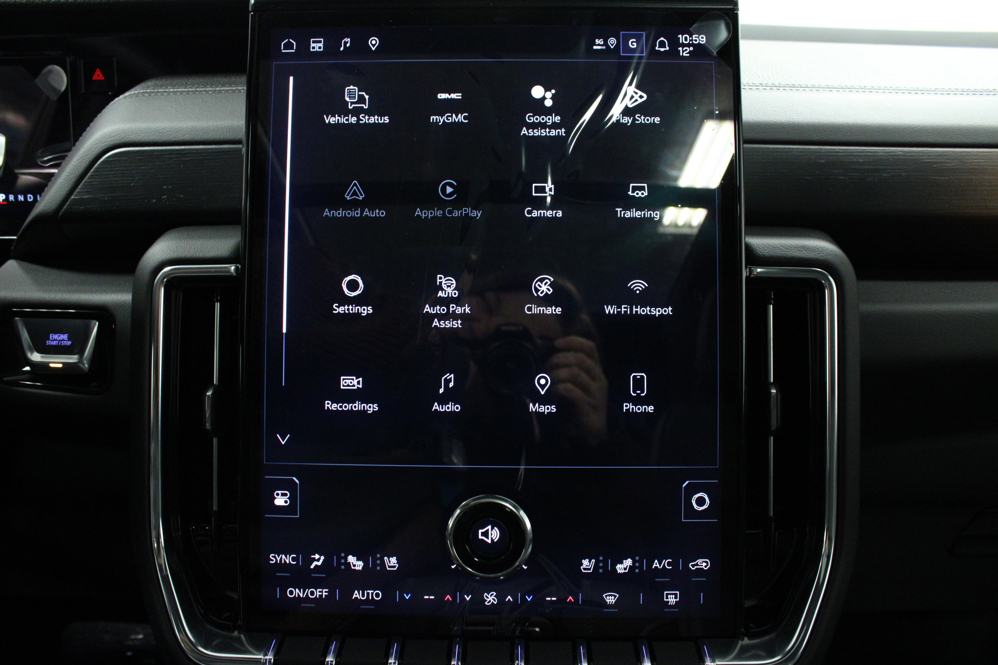 New 2026 GMC Yukon XL Denali w/ Denali Reserve Package image 23