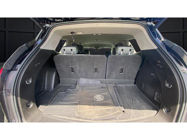 Used 2018 Buick Enclave Premium w/ LPO, Hit The Road Package AWD/4WD image 27