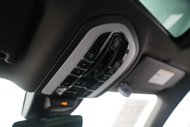 Certified 2026 Porsche Macan AWD/4WD image 47