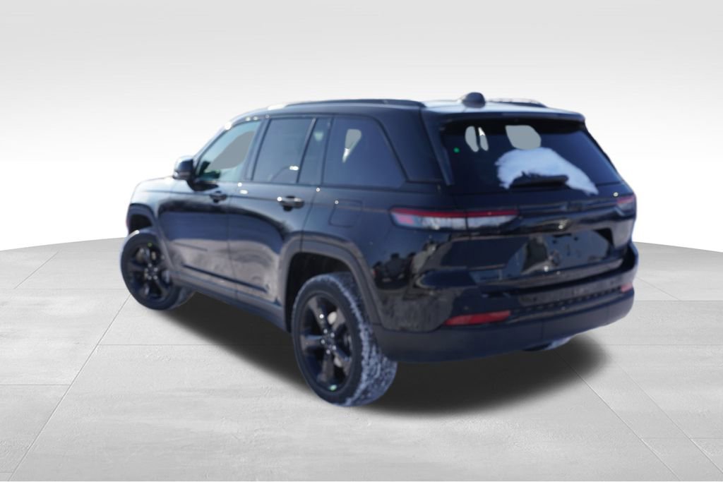 New 2025 Jeep Grand Cherokee Altitude image 5