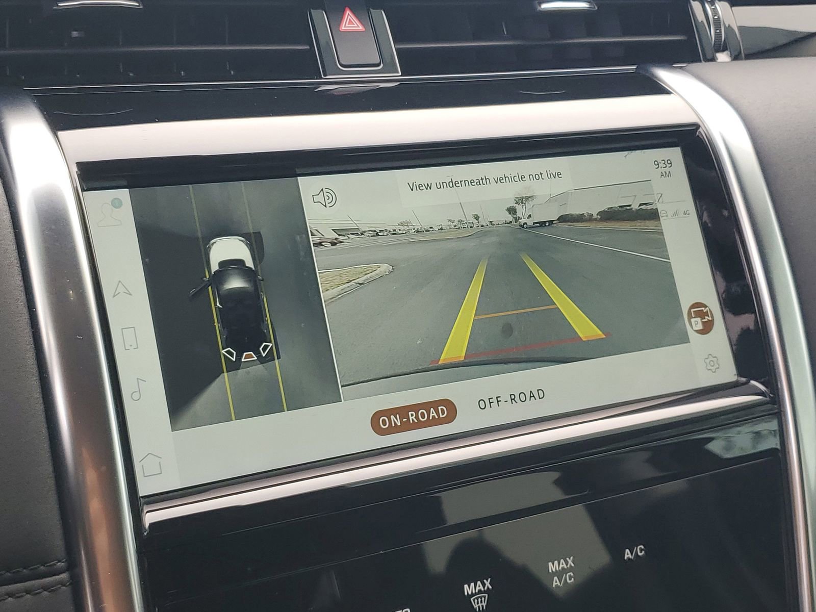 Used 2021 Land Rover Discovery Sport SE image 25