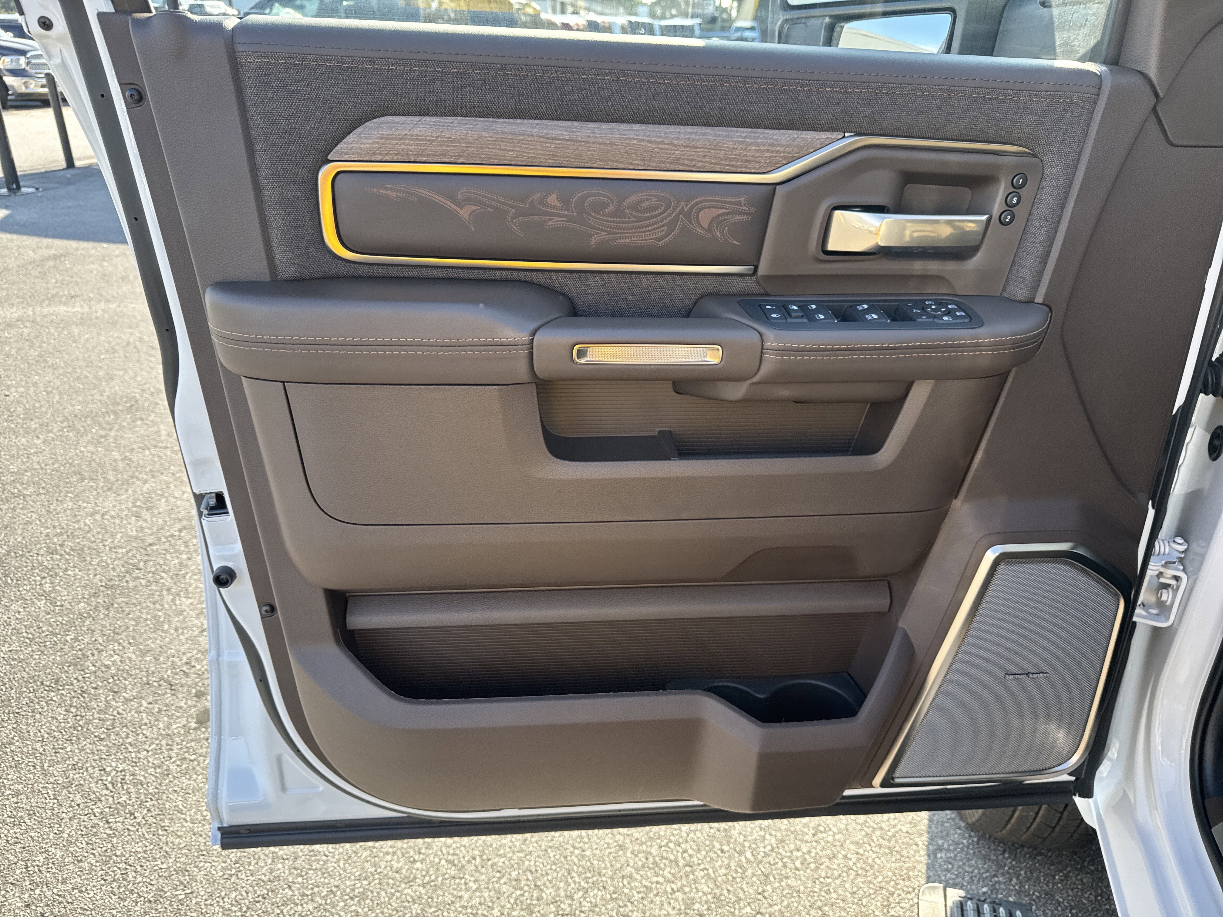 New 2026 RAM 3500 Longhorn image 17