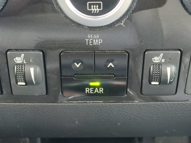 Used 2018 Toyota Sequoia Limited w/ Safety & Convenience Package AWD/4WD image 26
