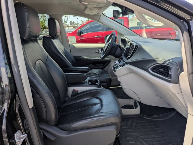 Used 2022 Chrysler Pacifica Touring-L FWD image 21