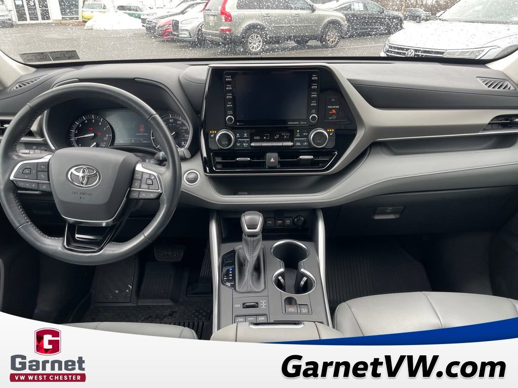 Used 2020 Toyota Highlander XLE image 13