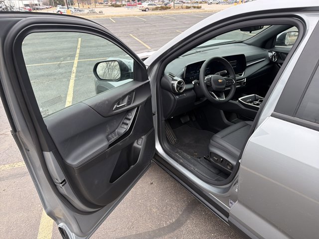 New 2026 Chevrolet Equinox LT w/ Convenience Package II image 9