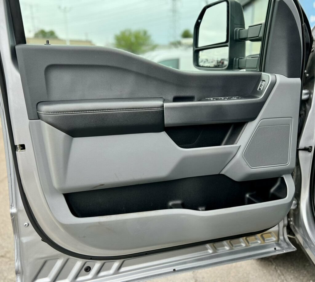 Used 2023 Ford F350 XLT AWD/4WD image 8