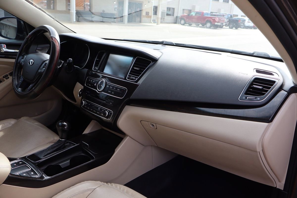 Used 2014 Kia Cadenza Premium w/ Luxury Package image 17