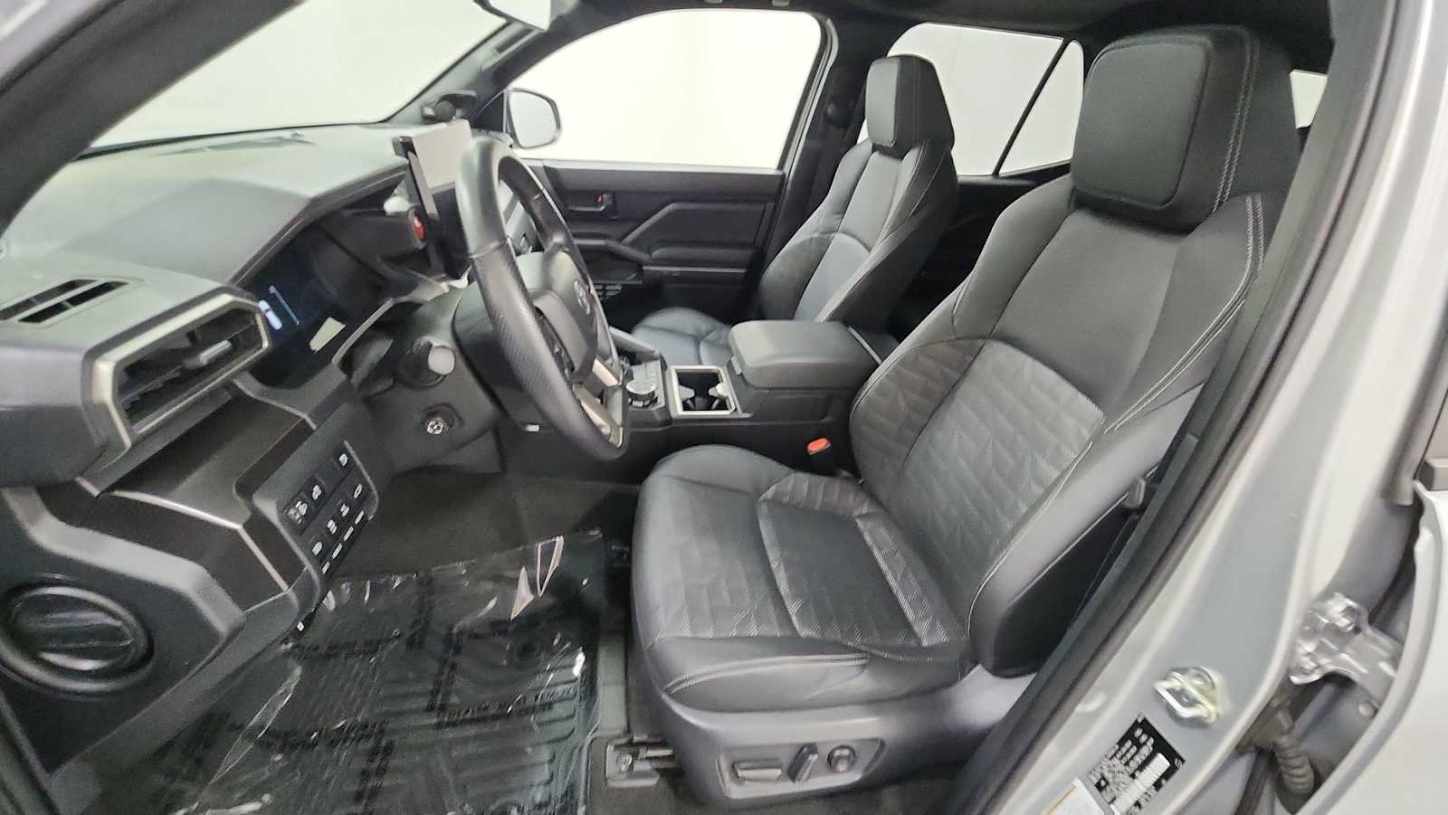 Certified 2025 Toyota 4Runner TRD Off-Road Premium AWD/4WD image 13