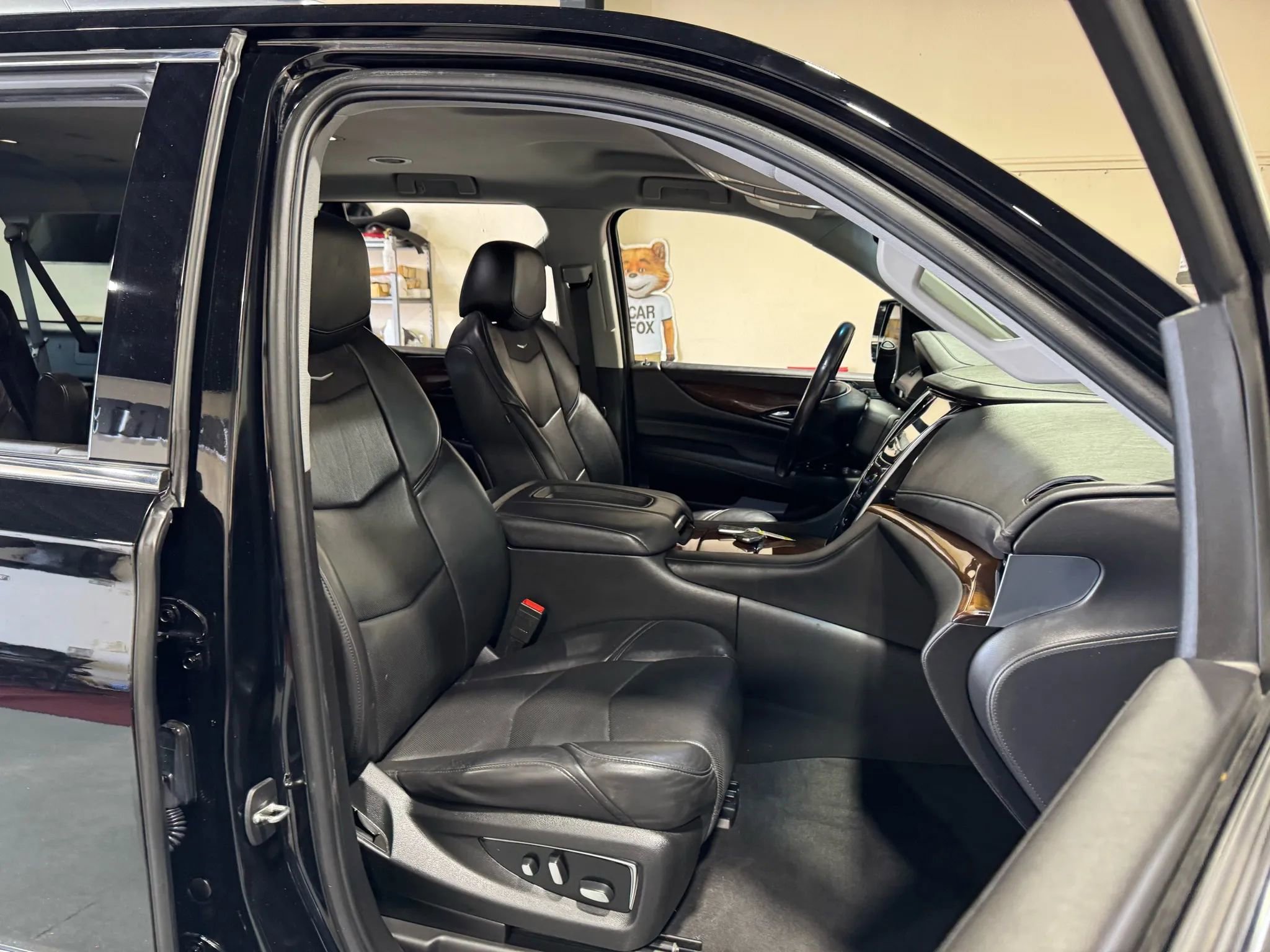 Used 2020 Cadillac Escalade ESV 2WD image 15