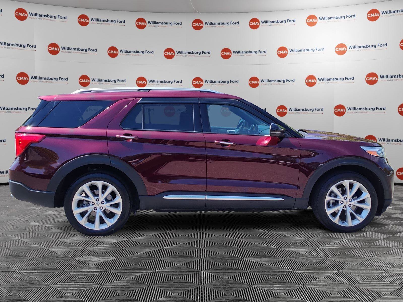 Used 2022 Ford Explorer Platinum w/ Equipment Group 601A image 6