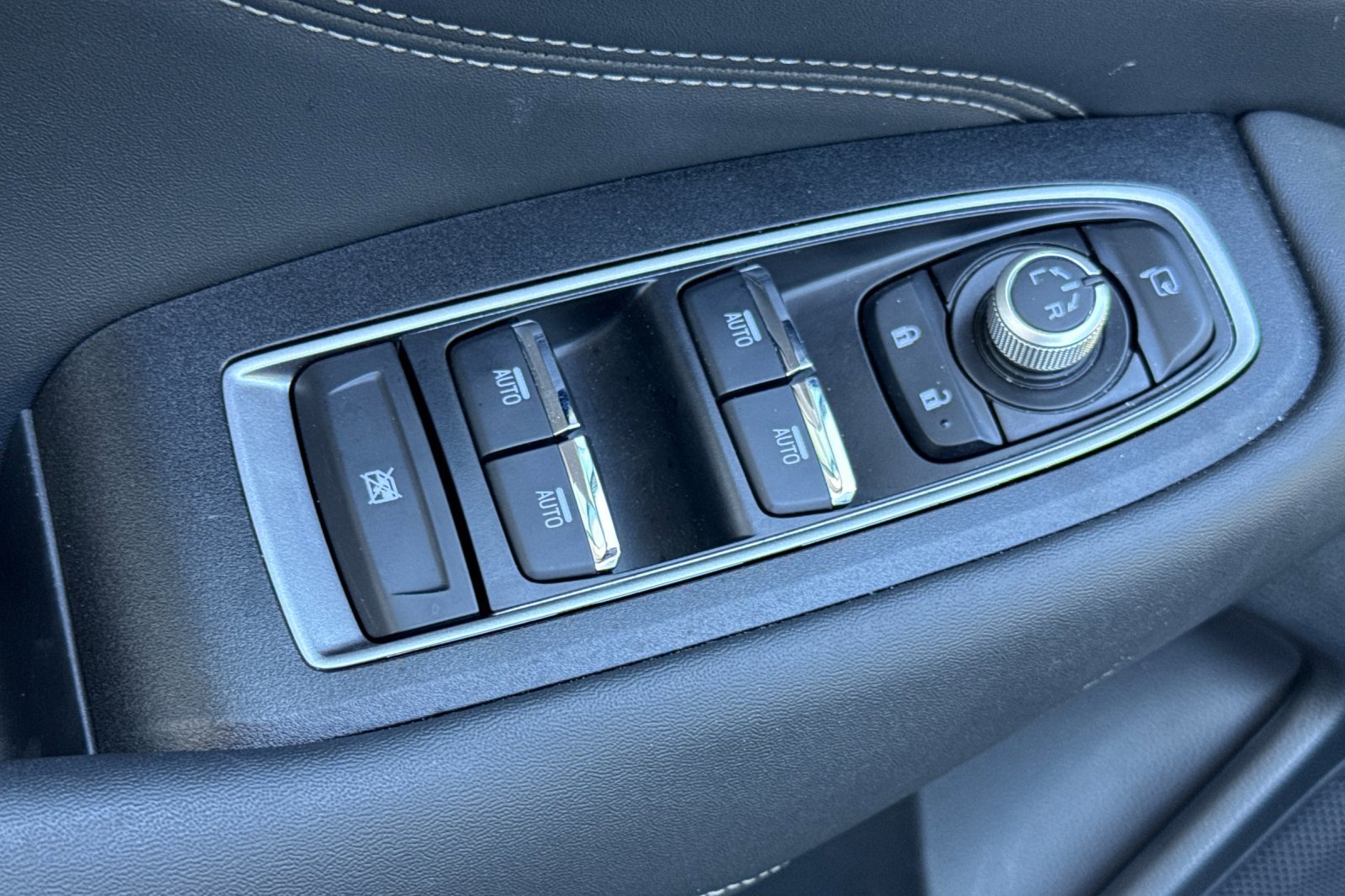 Used 2025 Subaru Outback Touring w/ Popular Package #2 image 13