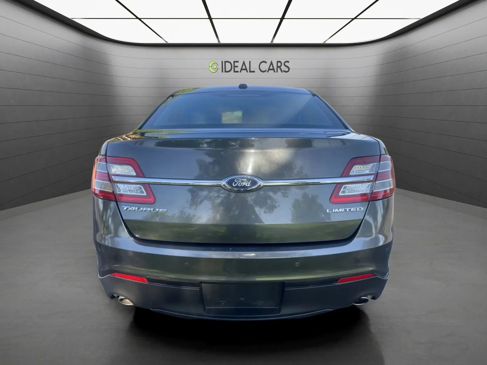 Used 2019 Ford Taurus Limited FWD image 5