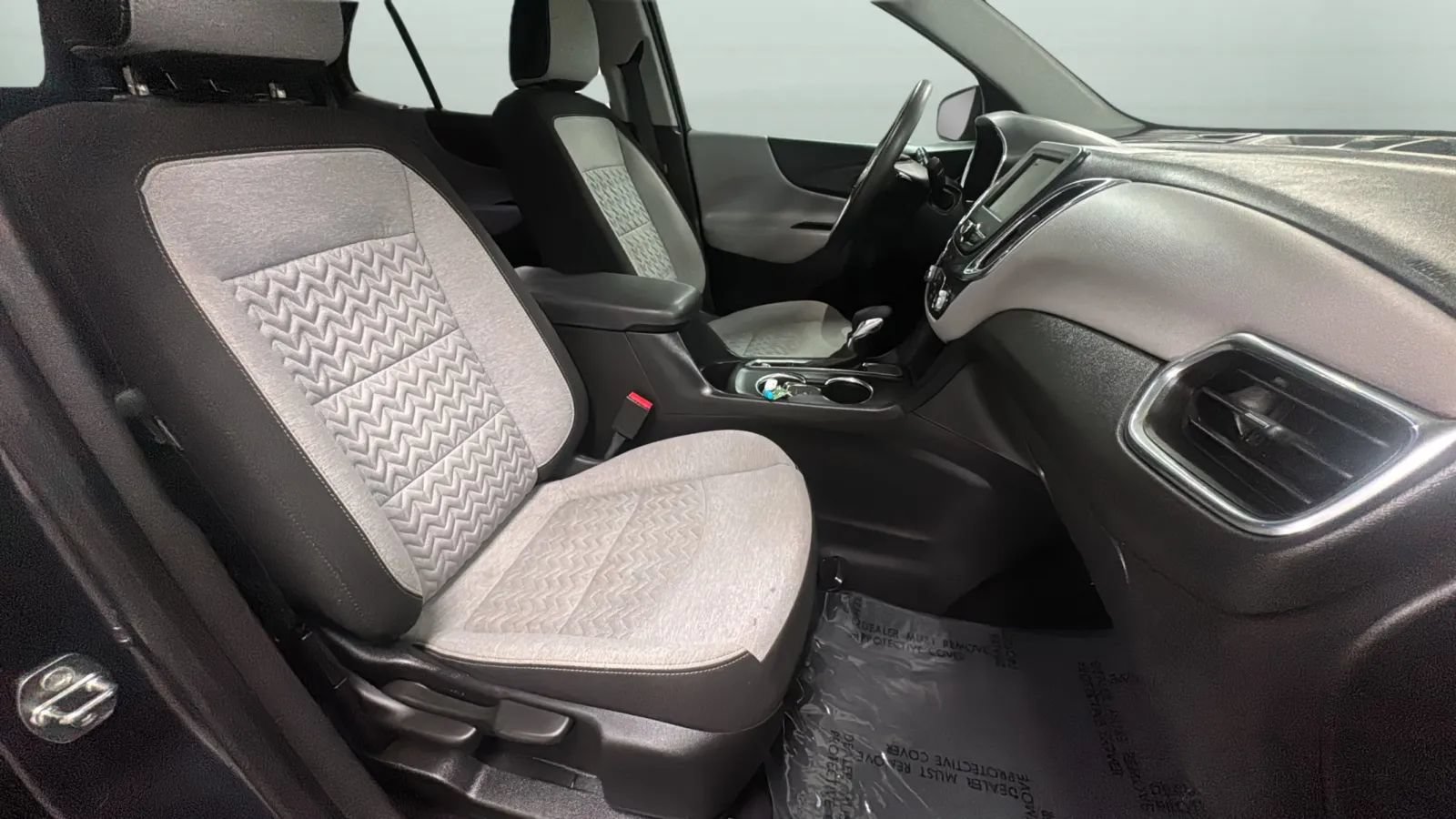 Used 2022 Chevrolet Equinox LS w/ LS Convenience Package FWD image 21