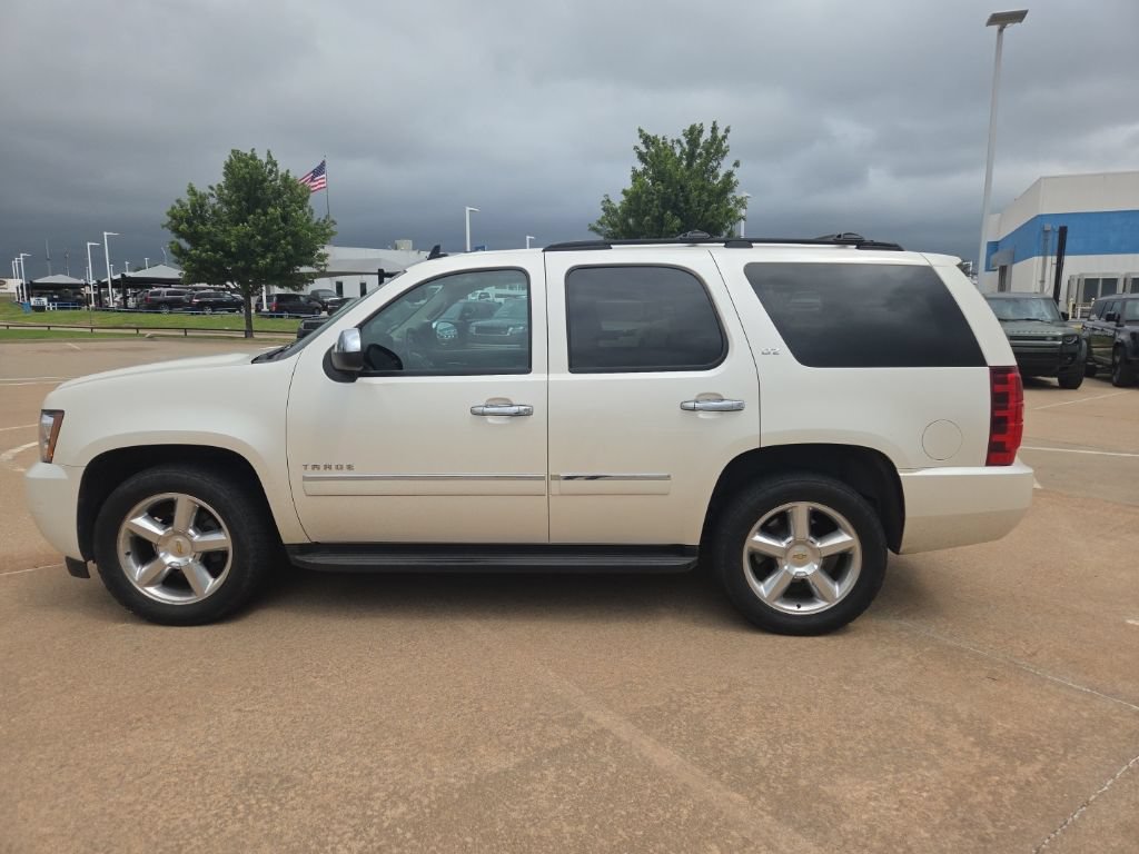 Used 2013 Chevrolet Tahoe LTZ RWD image 8
