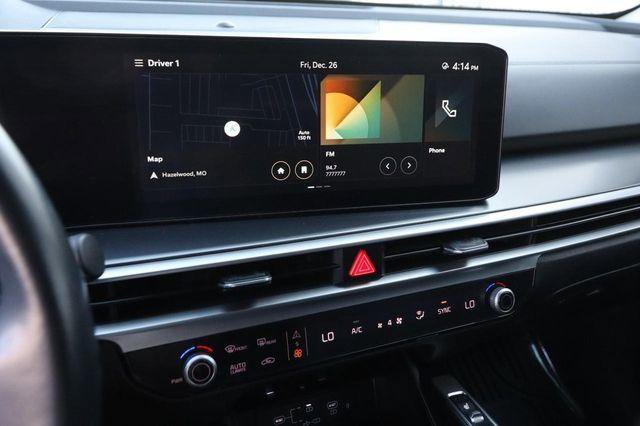 Used 2024 Kia Sorento S image 15