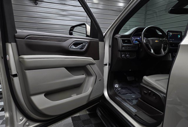 Used 2022 Chevrolet Tahoe LT w/ Luxury Package AWD/4WD image 34