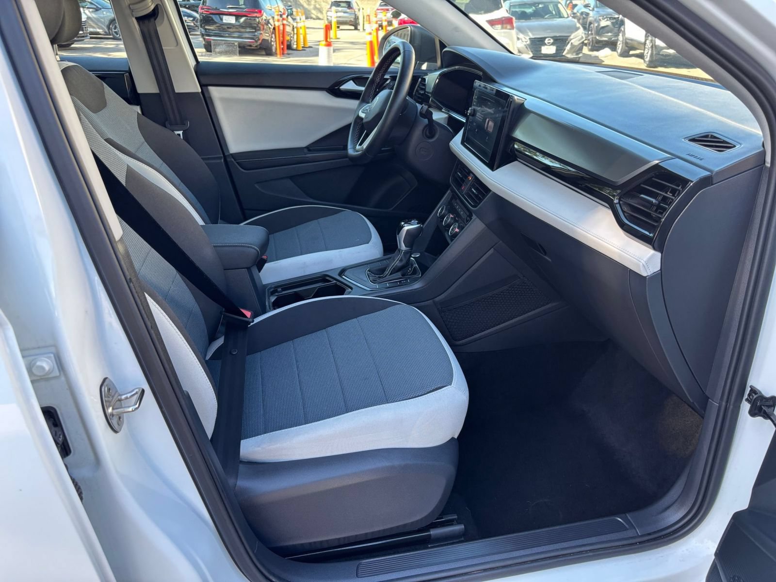 Used 2026 Volkswagen Taos S FWD image 33