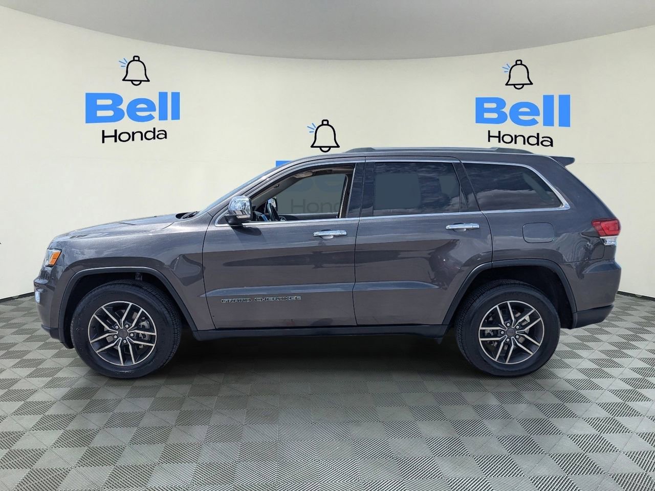 Used 2020 Jeep Grand Cherokee Limited image 2