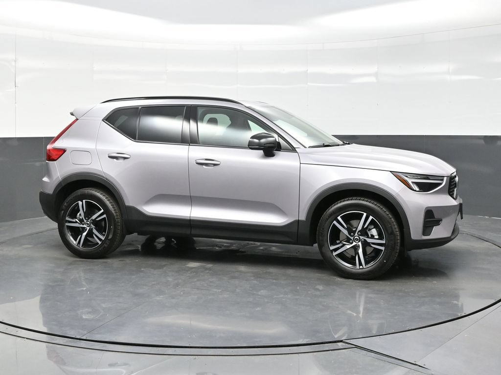 New 2026 Volvo XC40 B5 Core w/ Protection Package Premier AWD/4WD image 8