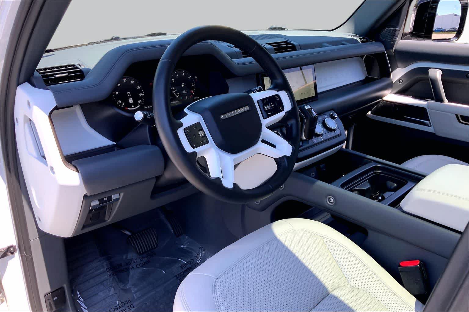 Used 2023 Land Rover Defender 110 SE AWD/4WD image 18