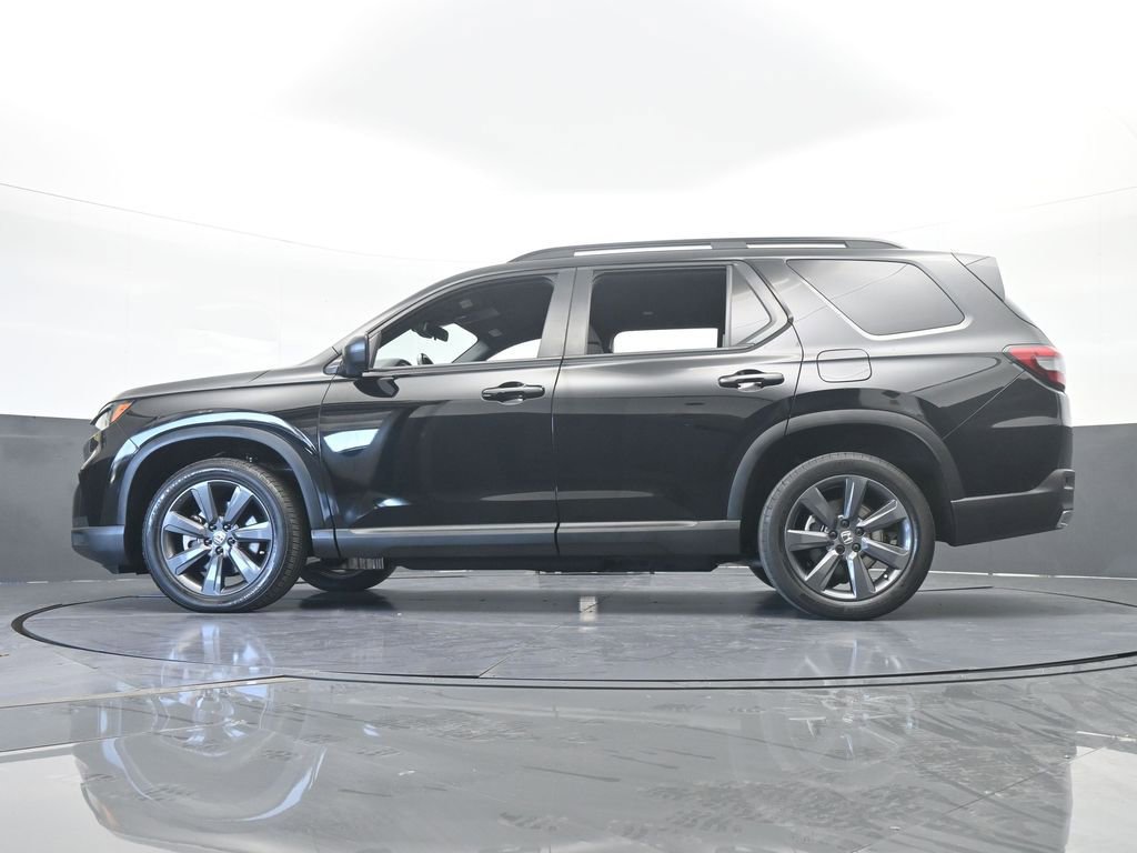 Used 2023 Honda Pilot Sport image 59