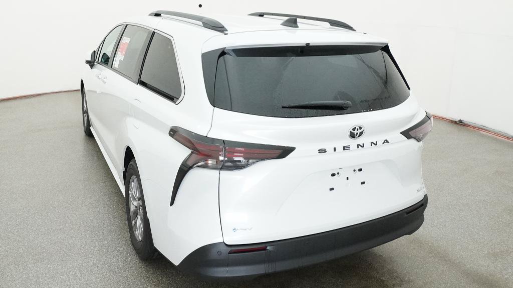 New 2026 Toyota Sienna XLE FWD image 9
