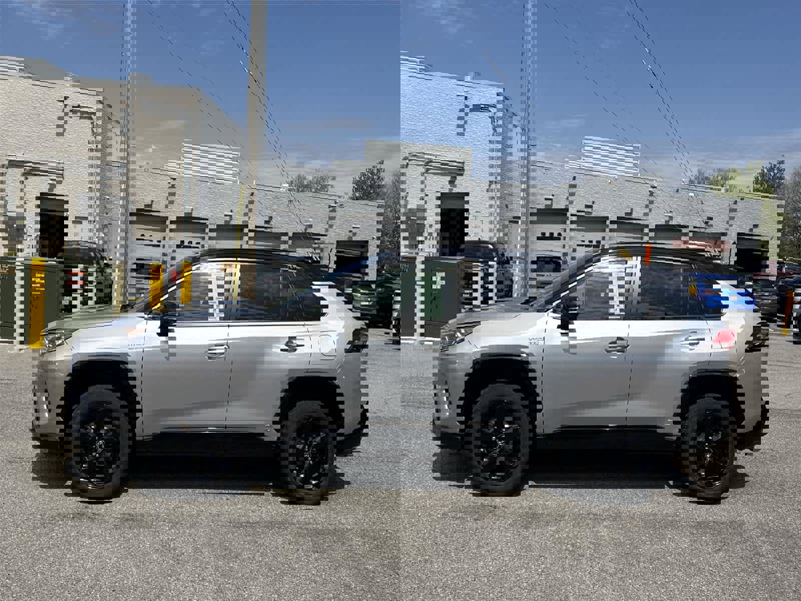 Used 2019 Toyota RAV4 XSE image 2