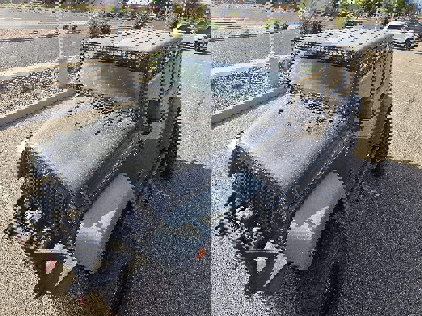 Used 2016 Jeep Wrangler Unlimited Rubicon w/ Connectivity Group AWD/4WD image 17