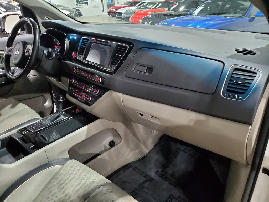 Used 2016 Kia Sedona SX FWD image 14