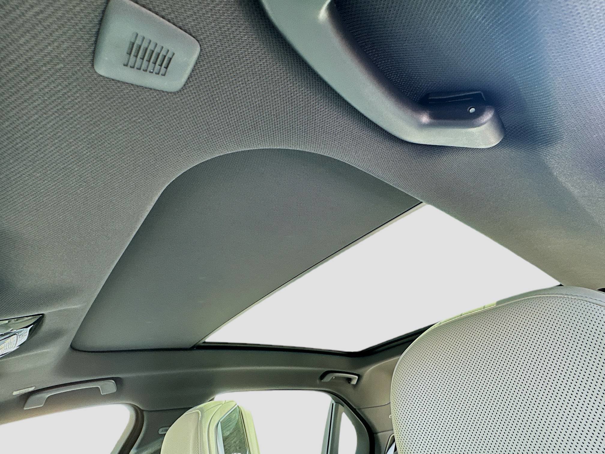 New 2026 BMW 750e xDrive image 15