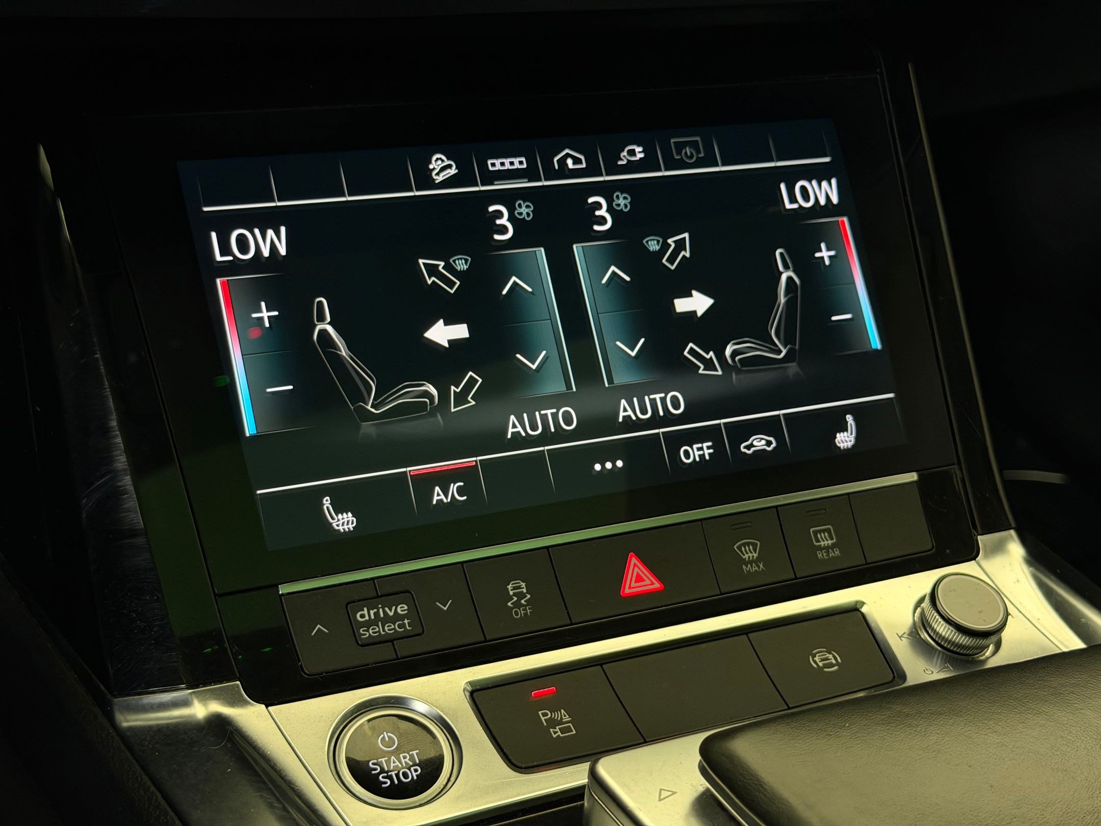 Used 2022 Audi e-tron Premium w/ Convenience Plus Package image 26