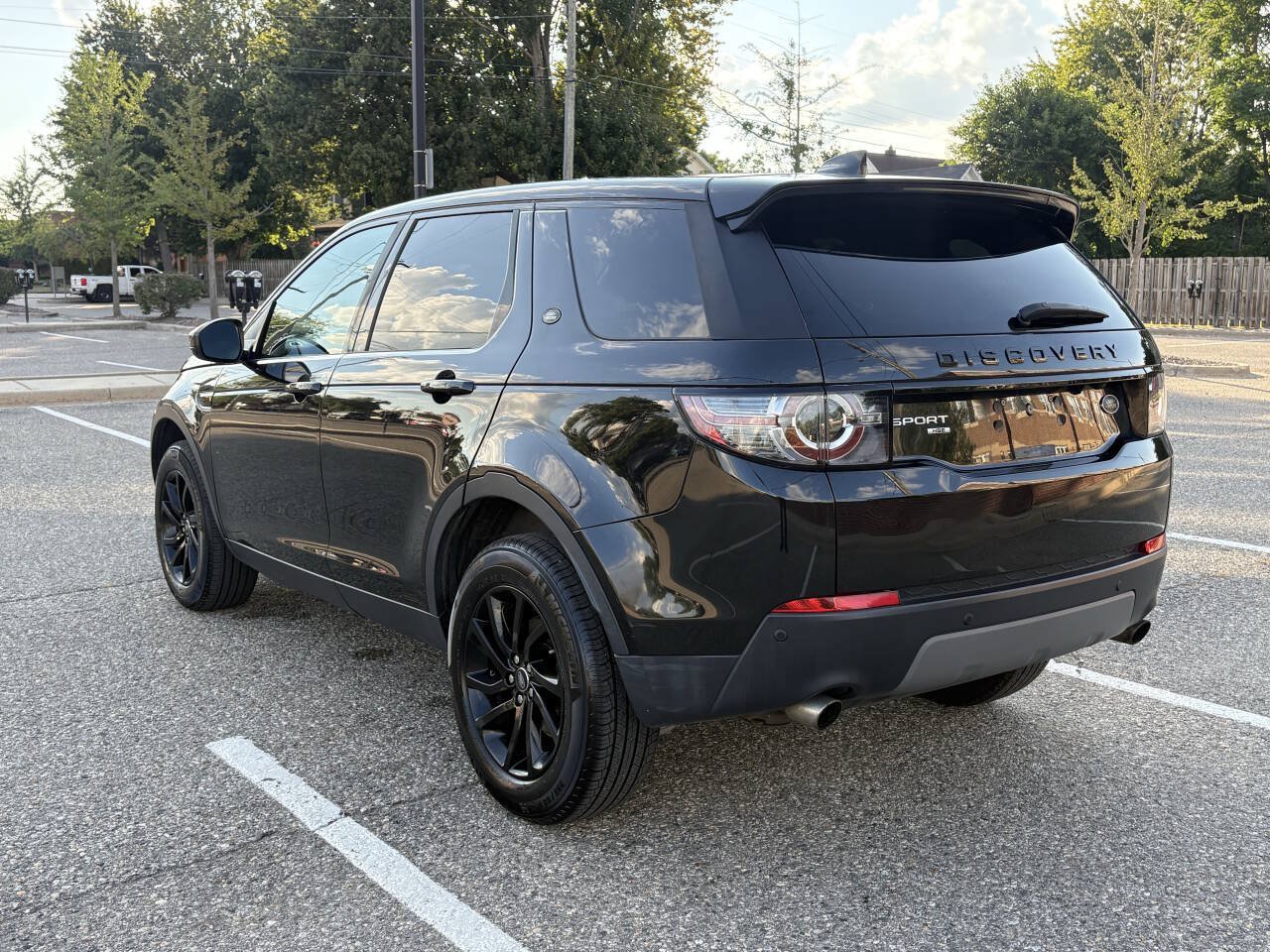 Used 2017 Land Rover Discovery Sport HSE AWD/4WD image 10