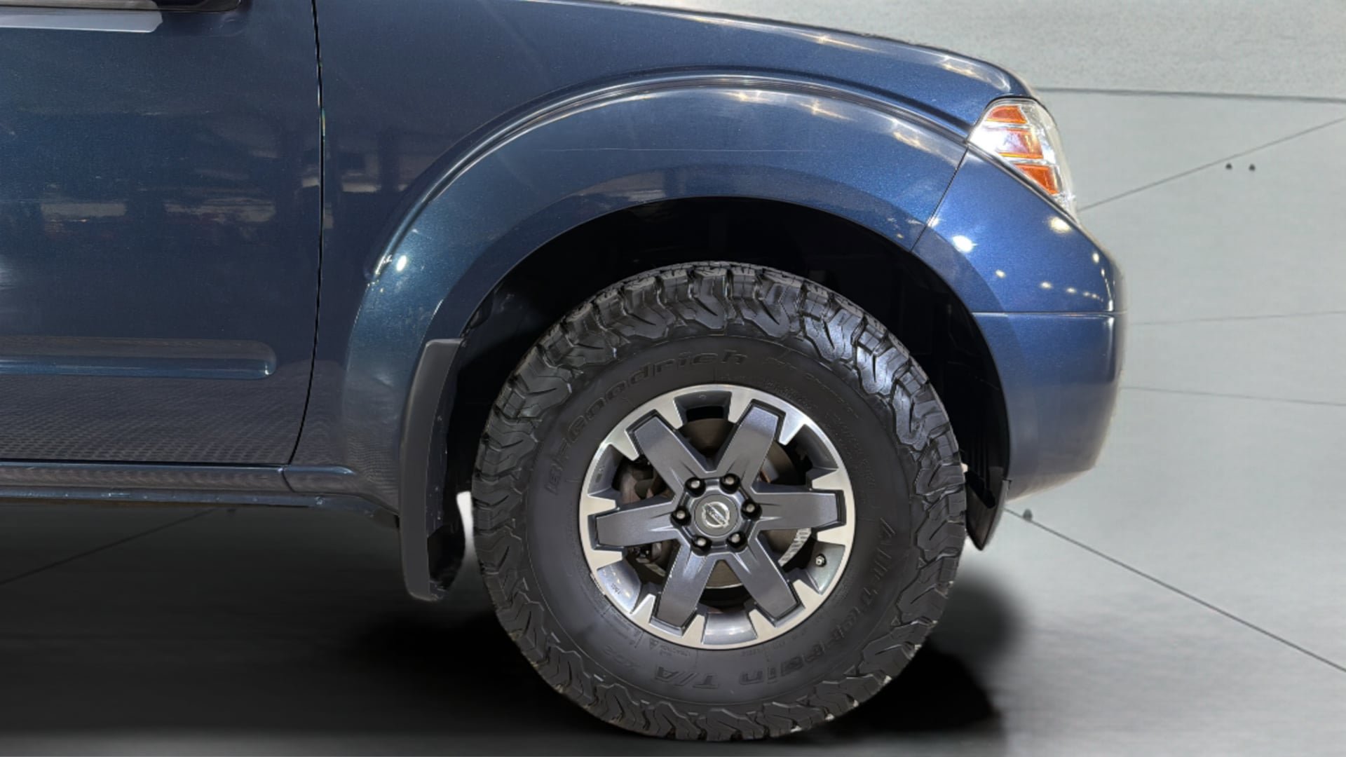 Used 2015 Nissan Frontier PRO-4X w/ Pro-4x Luxury Package AWD/4WD image 34