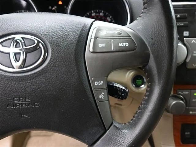 Used 2010 Toyota Highlander Limited image 28