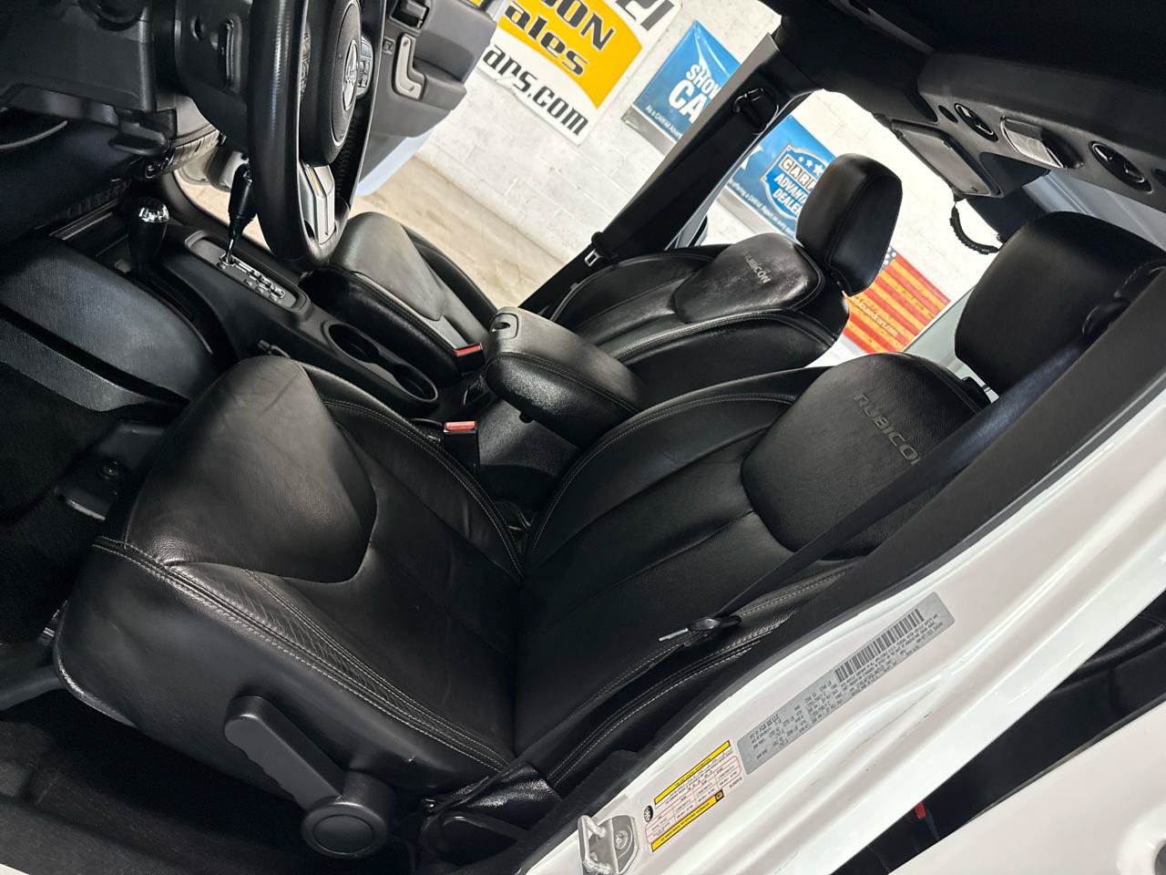 Used 2016 Jeep Wrangler Unlimited Rubicon AWD/4WD image 9