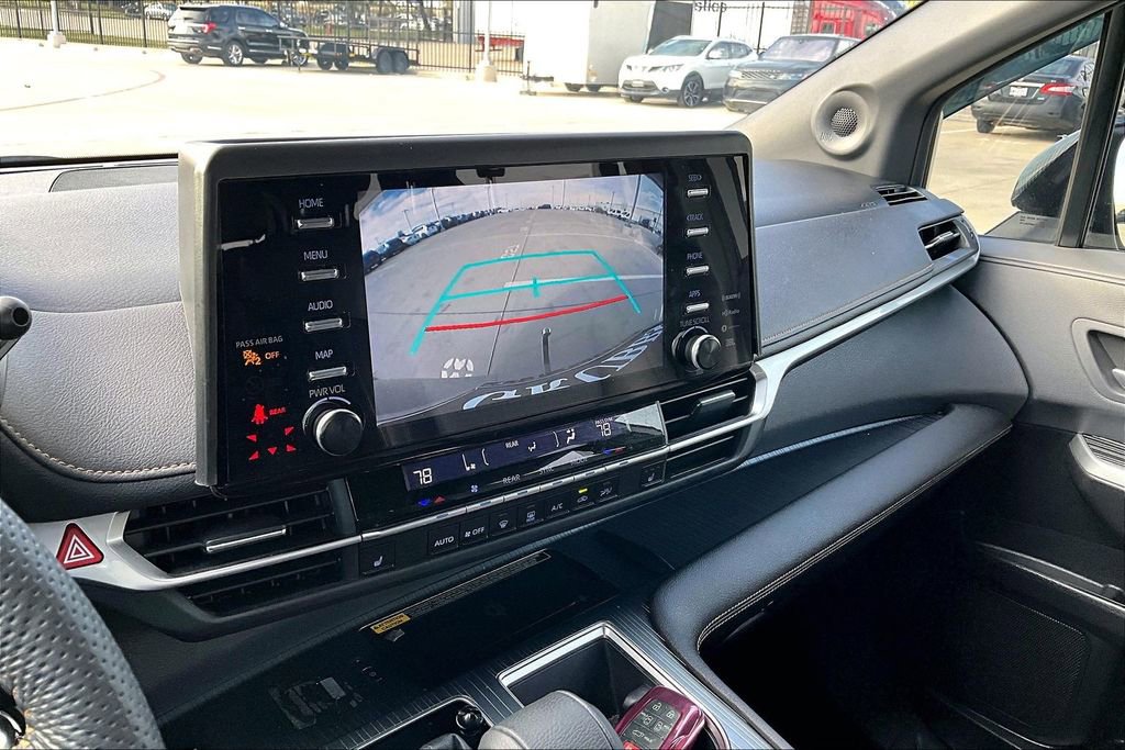 Used 2024 Toyota Sienna XLE Woodland Edition image 28