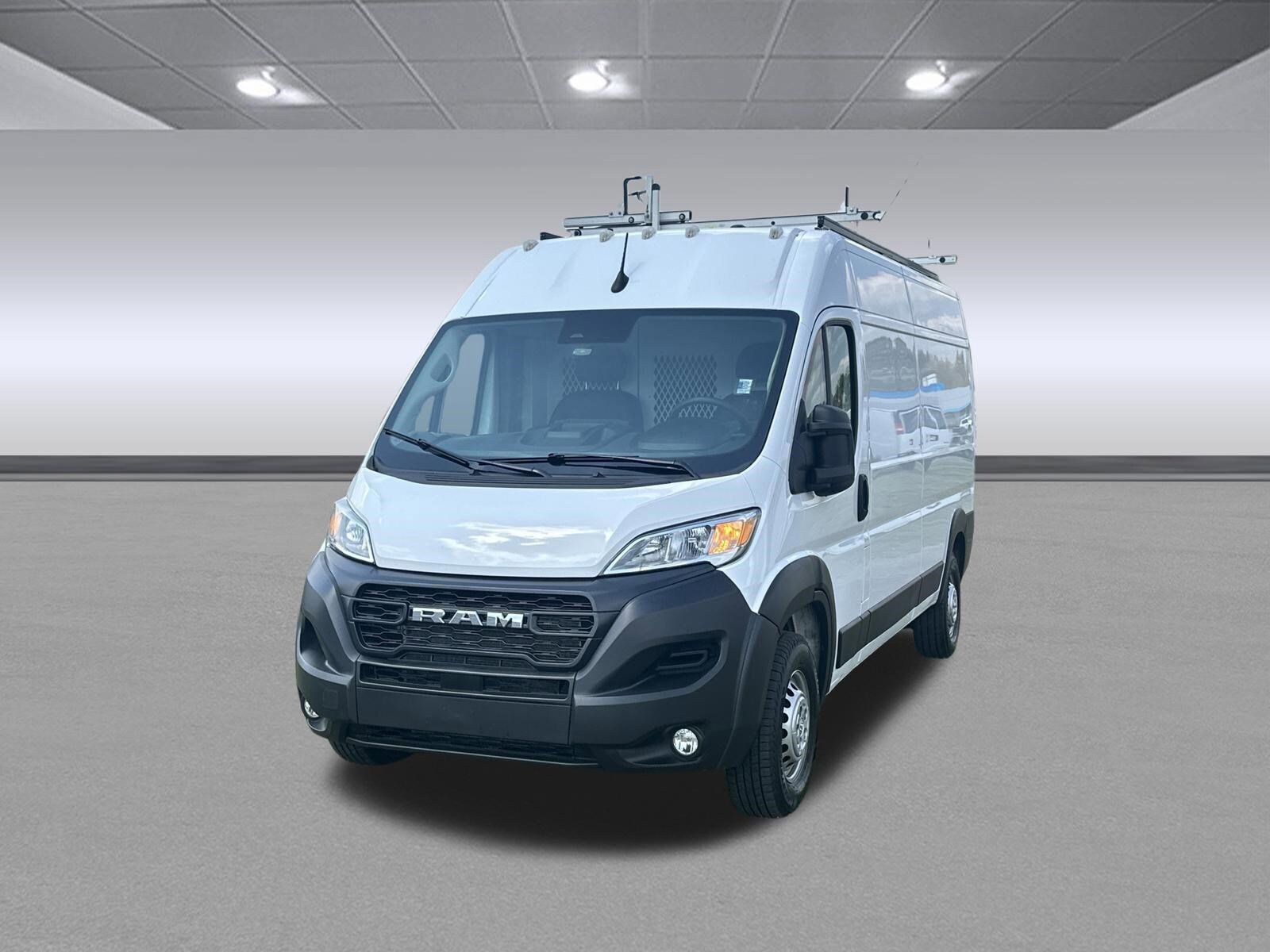 Used 2024 RAM ProMaster 2500 w/ Convenience Group FWD image 3