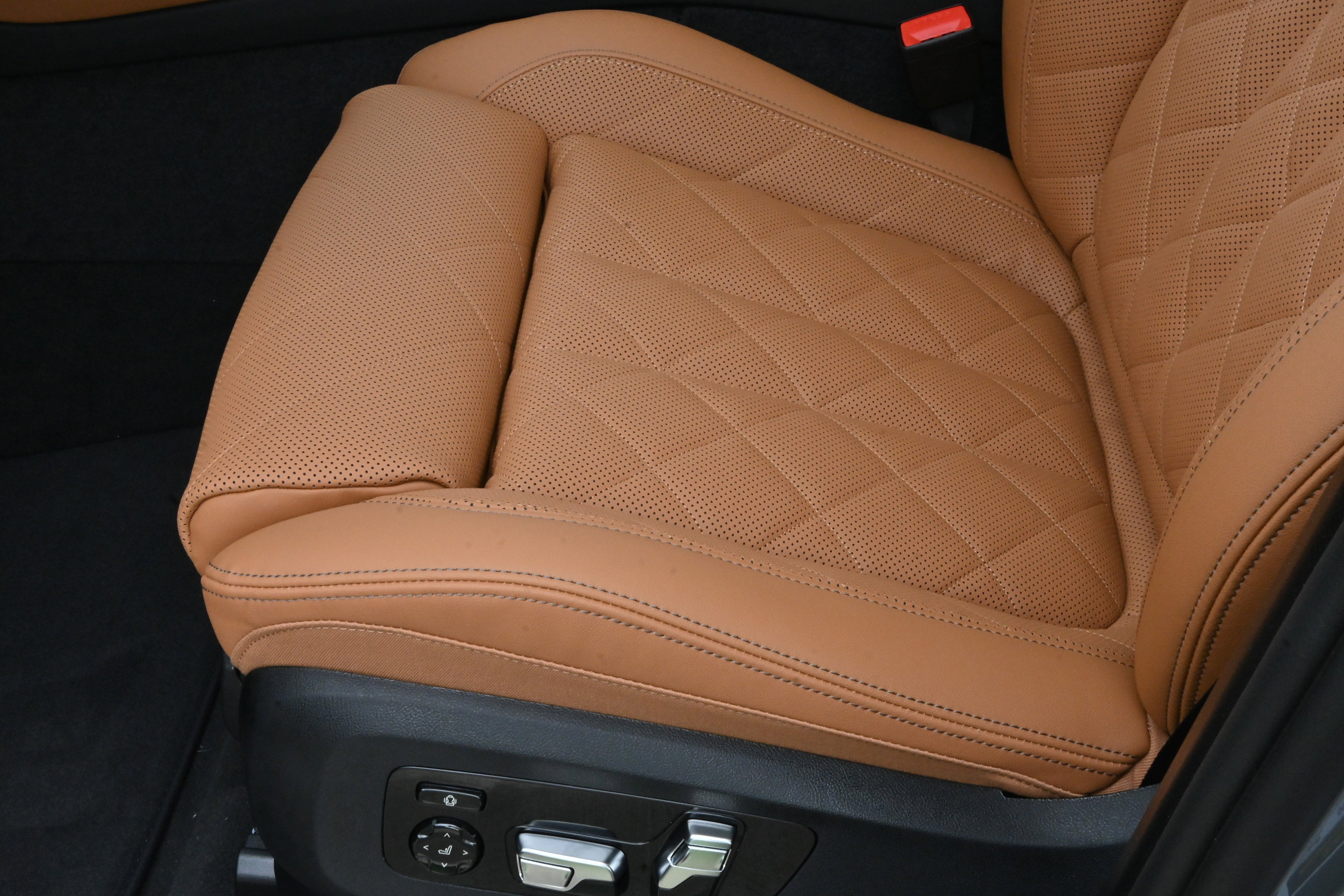 New 2026 BMW X5 xDrive50e w/ Executive Package AWD/4WD image 28