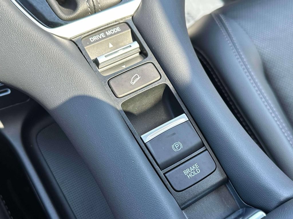 Certified 2024 Honda HR-V EX-L image 30