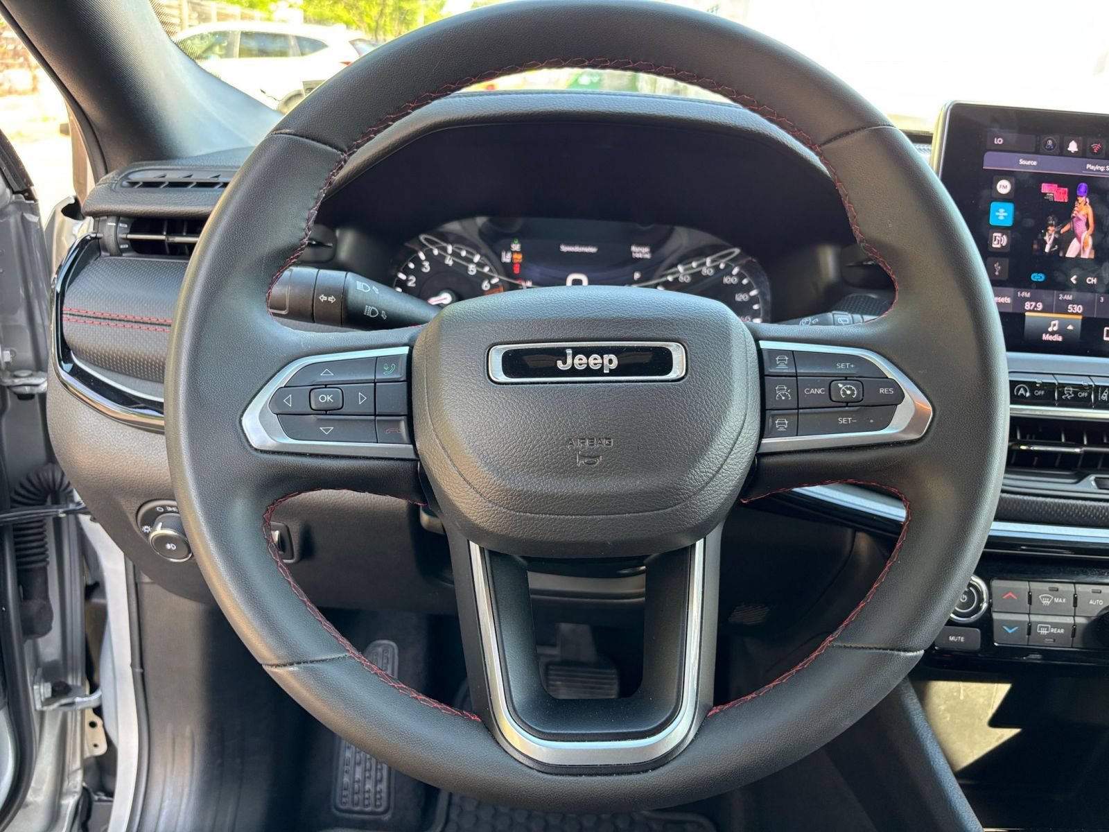 Used 2025 Jeep Compass Trailhawk AWD/4WD image 23