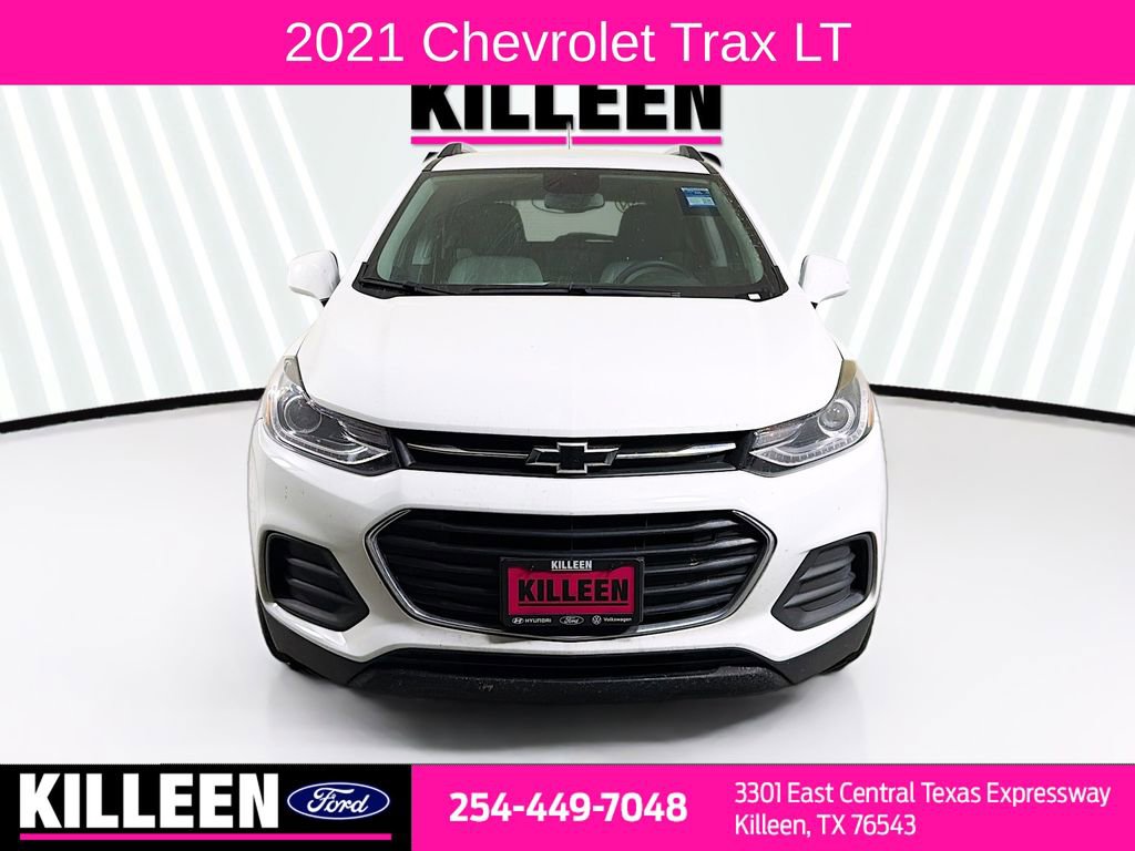 Used 2021 Chevrolet Trax LT w/ Sport Edition image 2