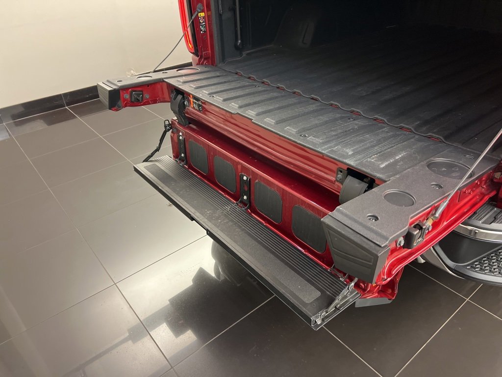 Used 2023 GMC Sierra 1500 SLT image 35