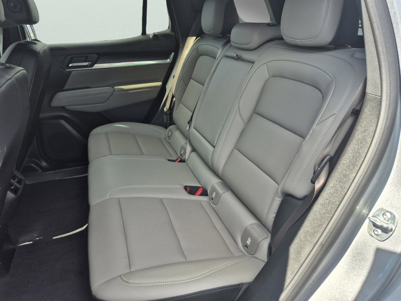 Used 2026 GMC Terrain Elevation w/ Elevation Premium Package FWD image 19