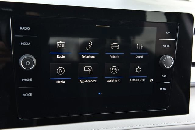 New 2026 Volkswagen Taos SE image 13